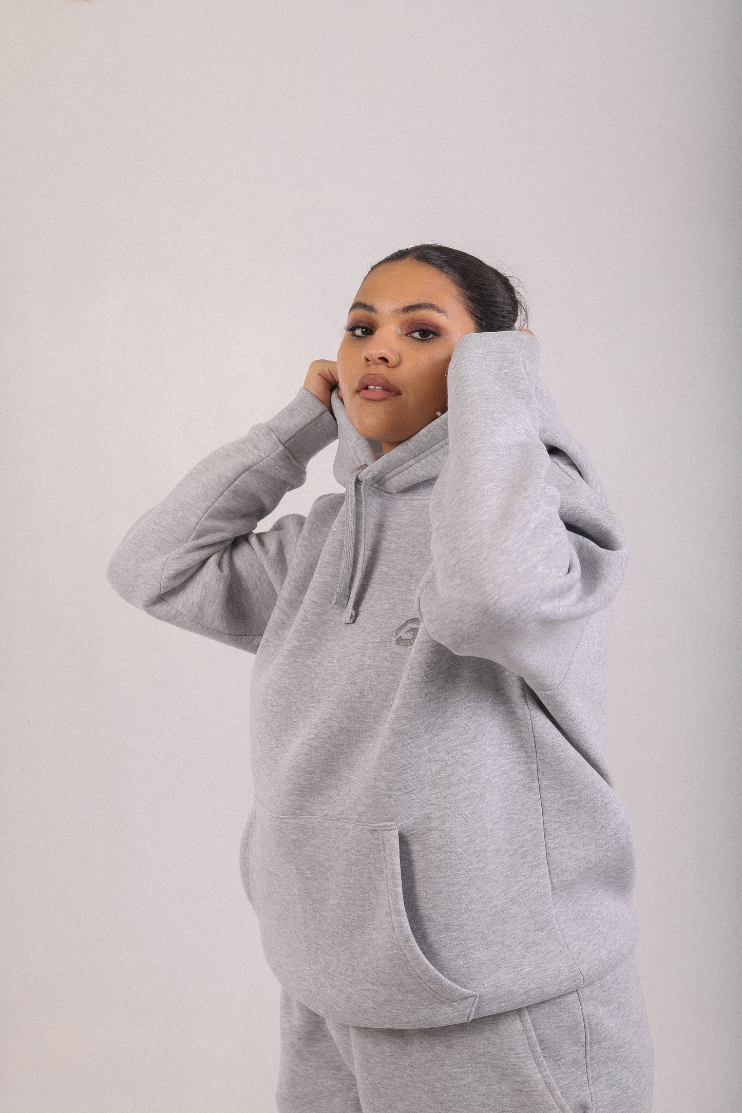 هودي جي.مونو للجنسين